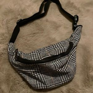 MOVING SALE!! LF Fanny Pack!